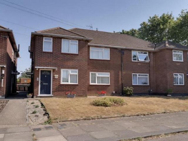 2 bedroom maisonette for sale