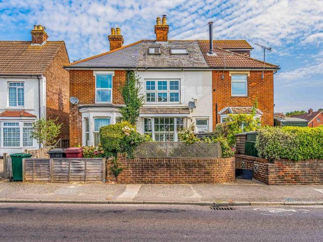 2 bedroom maisonette for sale
