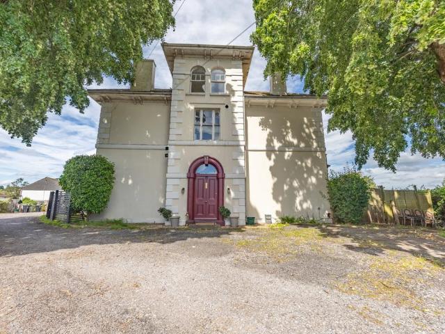 2 bedroom maisonette for sale