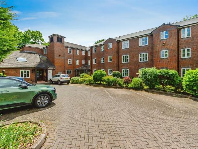 2 bedroom maisonette for sale
