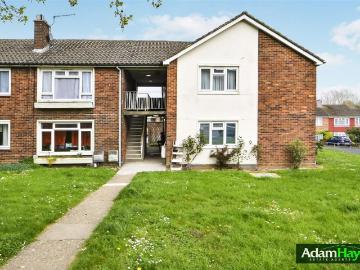 2 bedroom maisonette for sale