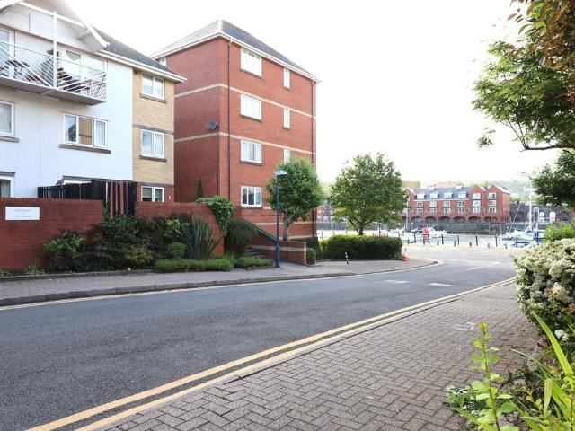 2 bedroom maisonette for sale