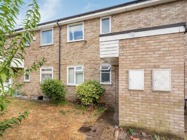 2 bedroom maisonette for sale