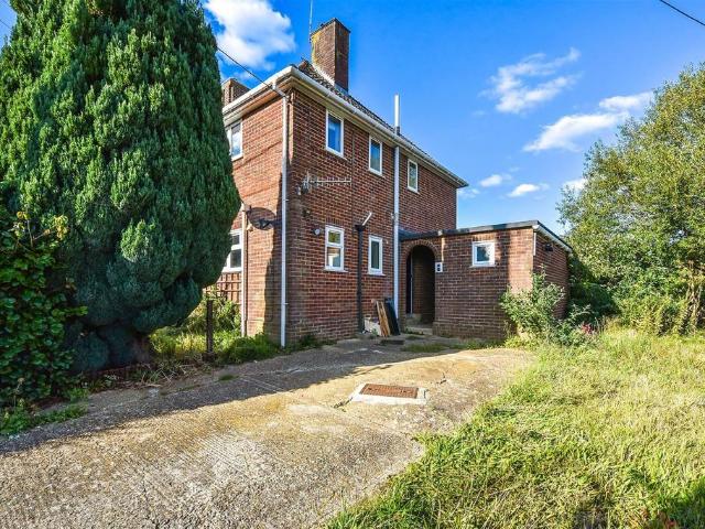 2 bedroom maisonette for sale