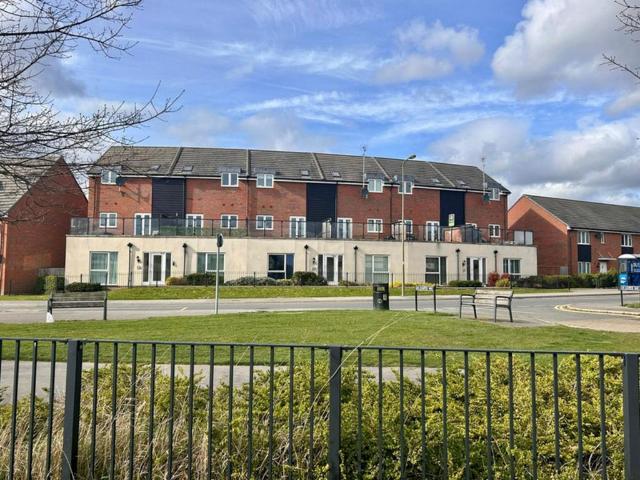 2 bedroom maisonette for sale