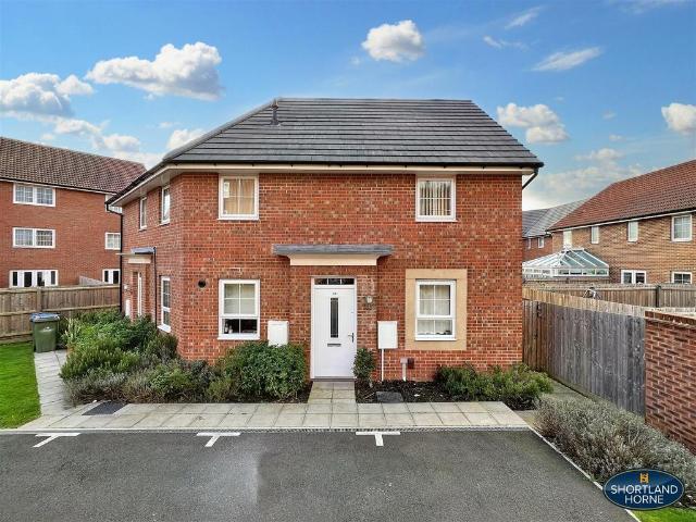 2 bedroom maisonette for sale