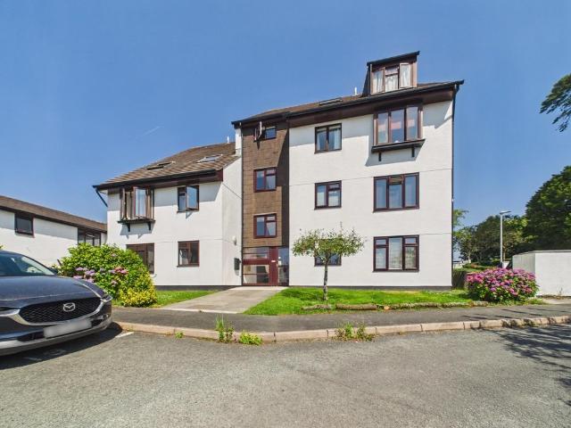 2 bedroom maisonette for sale