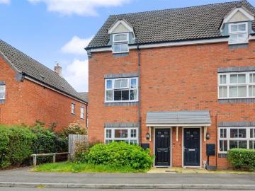 2 bedroom maisonette for sale