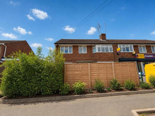 2 bedroom maisonette for sale
