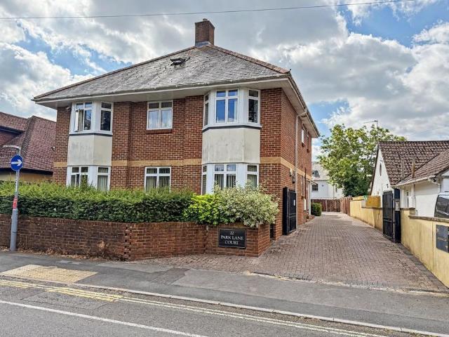 2 bedroom maisonette for sale