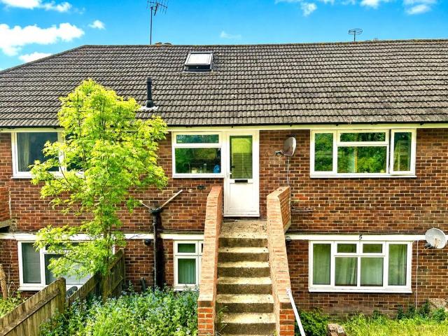 2 bedroom maisonette for sale