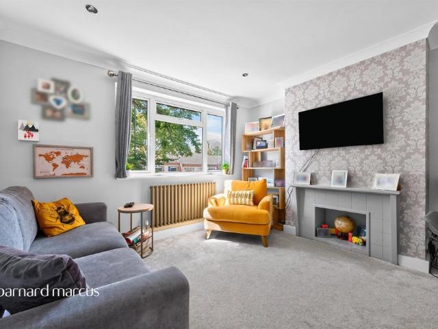 2 bedroom maisonette for sale