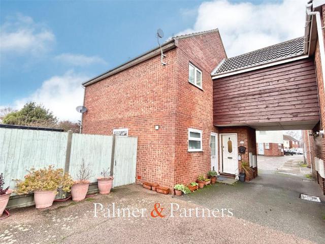 2 bedroom maisonette for sale