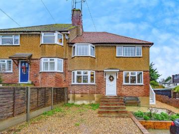 2 bedroom maisonette for sale