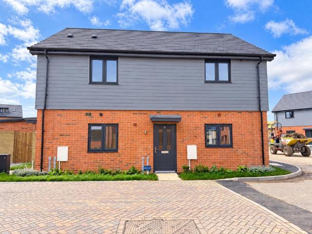 2 bedroom maisonette for sale