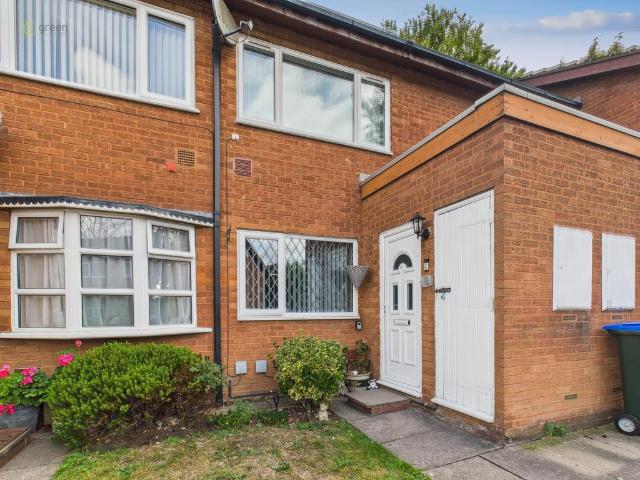 2 bedroom maisonette for sale