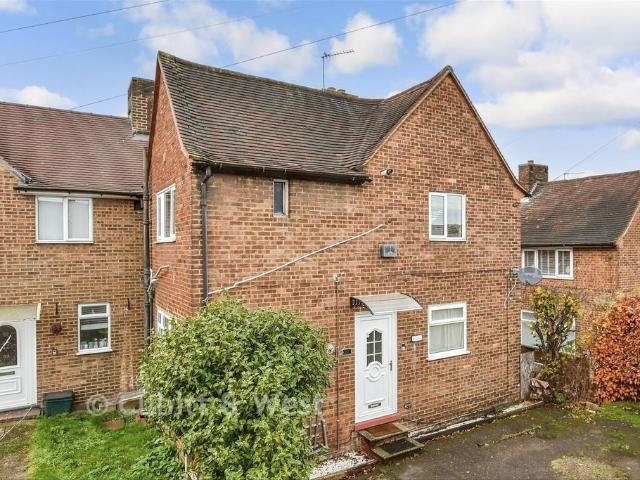 2 bedroom maisonette for sale
