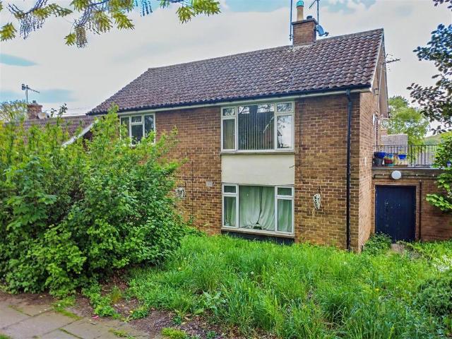 2 bedroom maisonette for sale