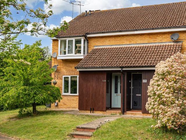 2 bedroom maisonette for sale