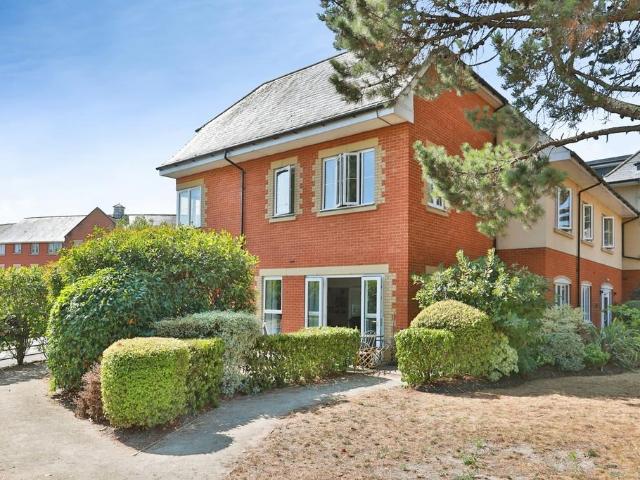 2 bedroom maisonette for sale
