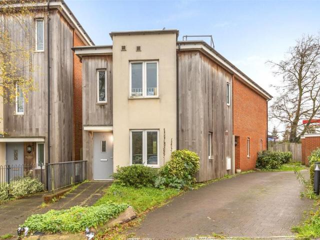 2 bedroom maisonette for sale