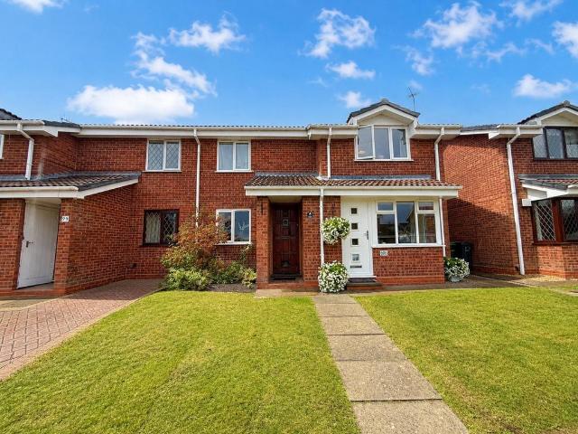 2 bedroom maisonette for sale