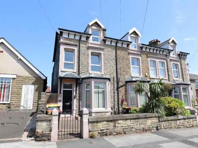 2 bedroom maisonette for sale