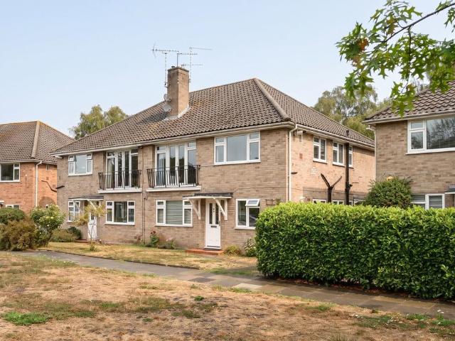 2 bedroom maisonette for sale