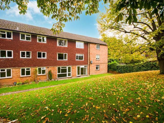 2 bedroom maisonette for sale