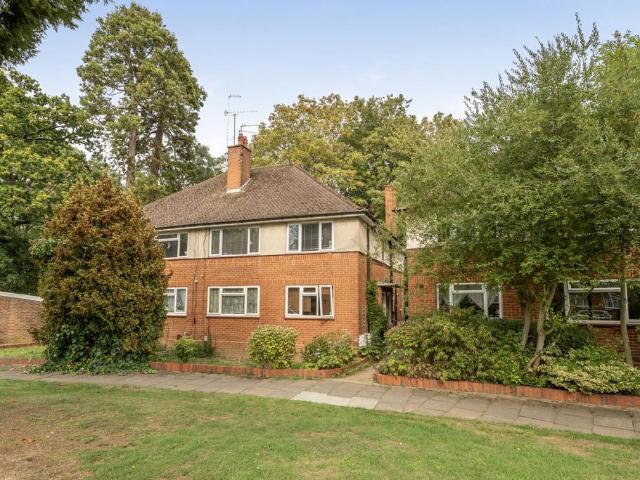 2 bedroom maisonette for sale