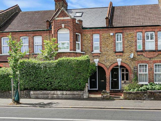 2 bedroom maisonette for sale