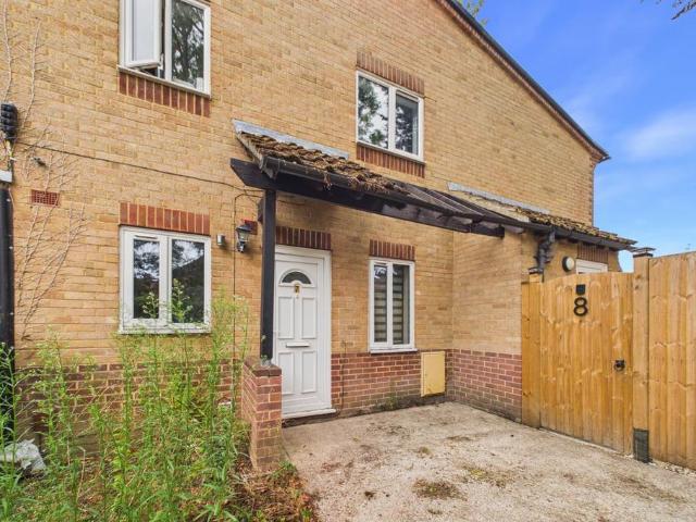 2 bedroom maisonette for sale
