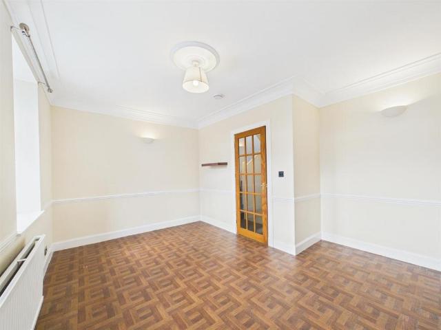 2 bedroom maisonette for sale