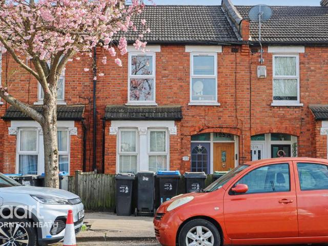 2 bedroom maisonette for sale