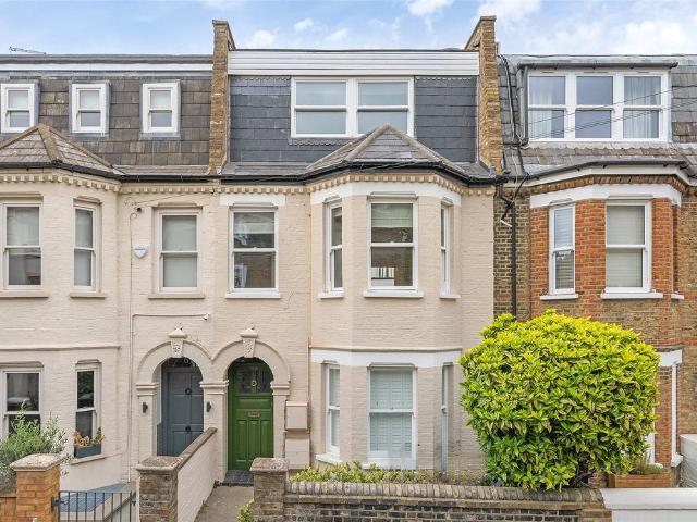 2 bedroom maisonette for sale