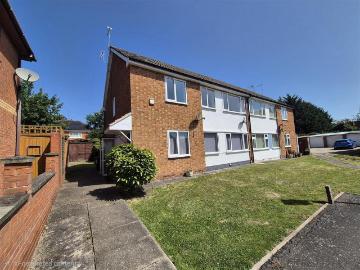 2 bedroom maisonette for sale
