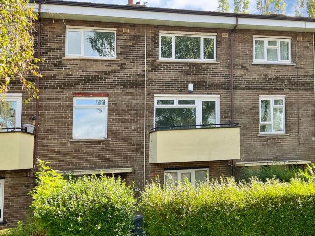 2 bedroom maisonette for sale