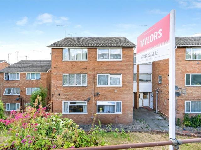 2 bedroom maisonette for sale