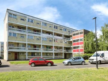 2 bedroom maisonette for sale