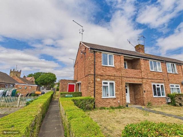 2 bedroom maisonette for sale