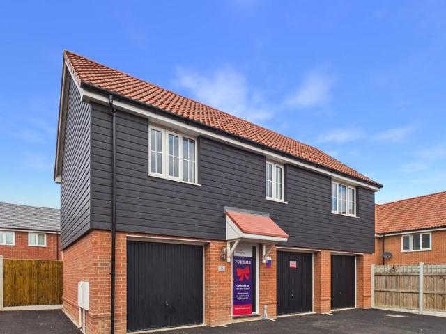 2 bedroom maisonette for sale