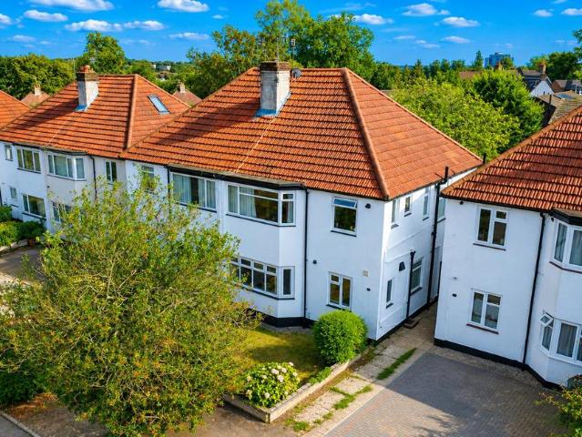 2 bedroom maisonette for sale