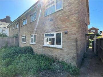 2 bedroom maisonette for sale
