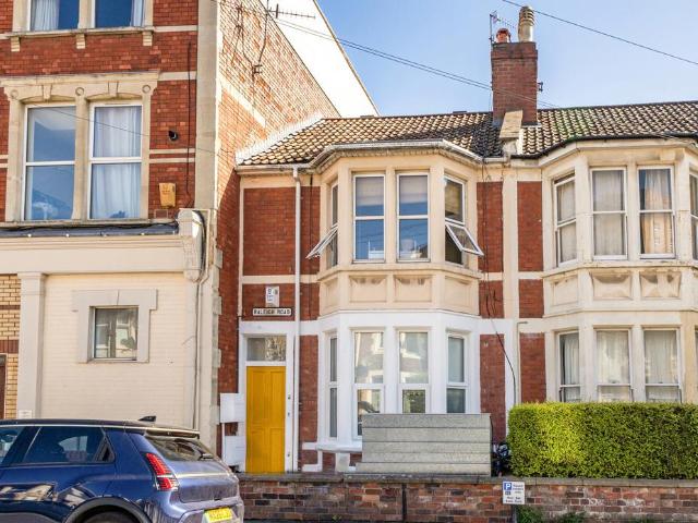 2 bedroom maisonette for sale