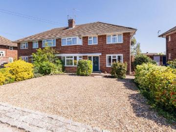 2 bedroom maisonette for sale
