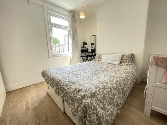 2 bedroom maisonette for sale