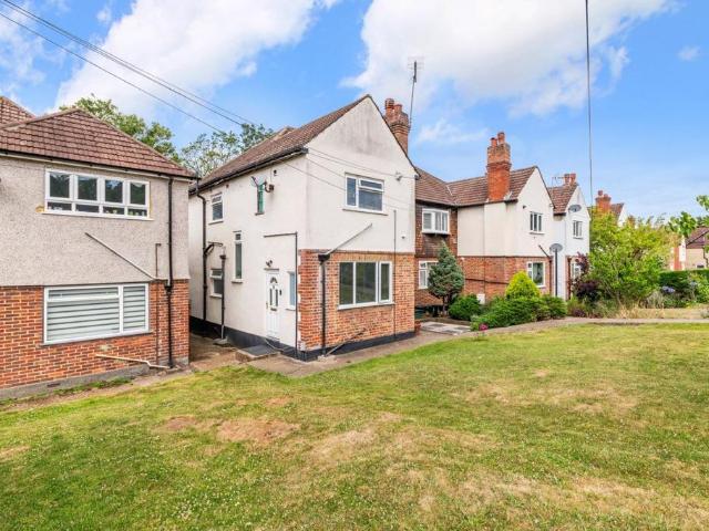 2 bedroom maisonette for sale