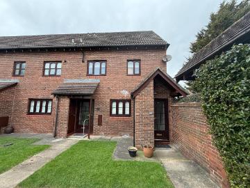 2 bedroom maisonette for sale