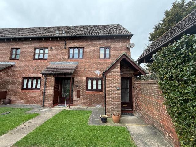 2 bedroom maisonette for sale