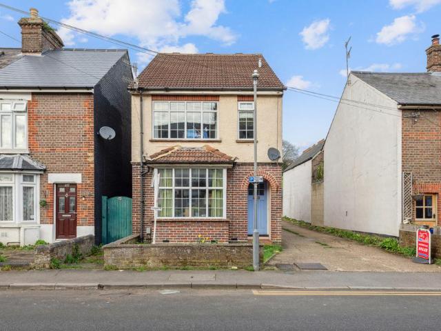 2 bedroom maisonette for sale